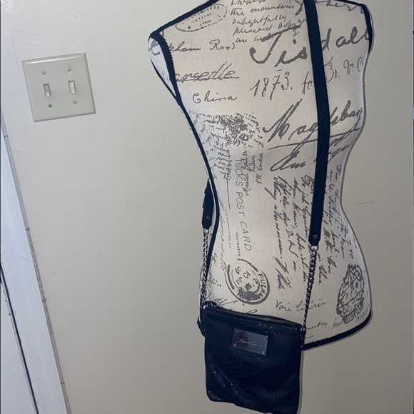 Kenneth Cole Crossbody Bag - Picture 2 of 6